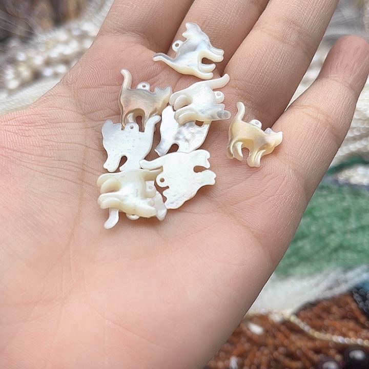 未镶嵌玛瑙/玉髓珠宝半成品4个白蝶贝猫
