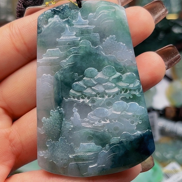 翡翠未镶嵌颈饰挂件