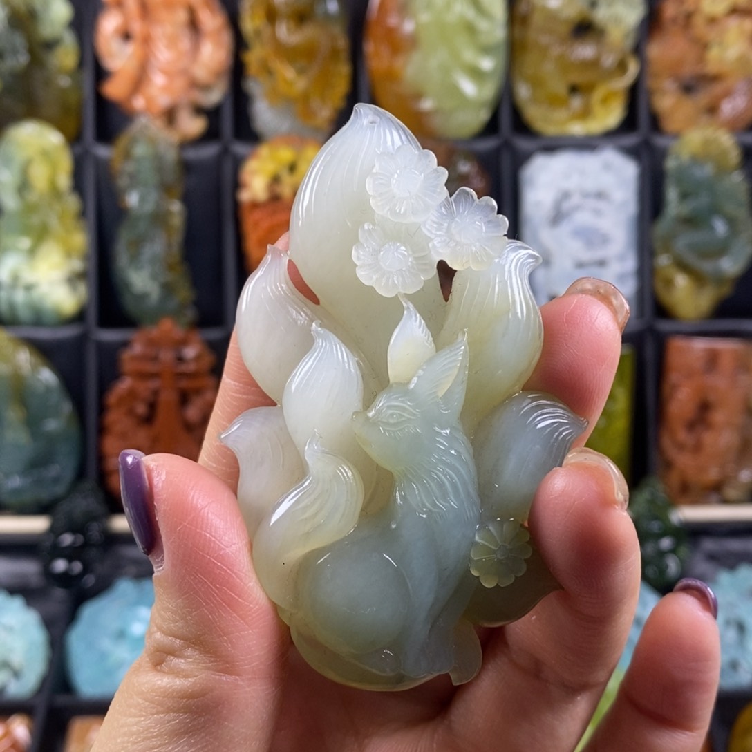 蛇纹石玉颈饰合金