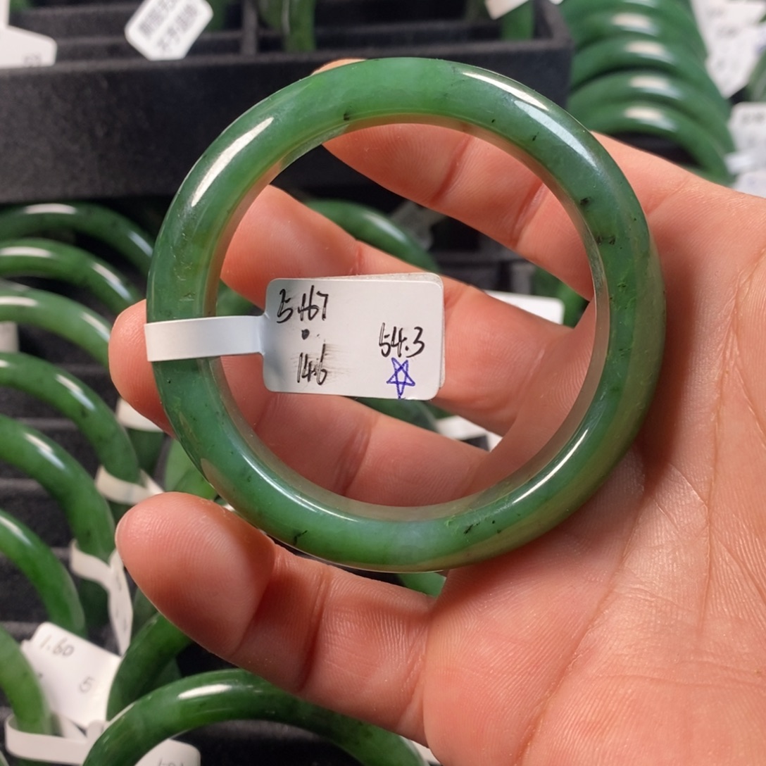 和田玉（碧玉）未镶嵌手镯有裂和小坑特漏款54