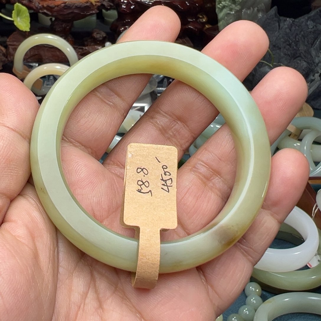 和田玉手镯未镶嵌山*