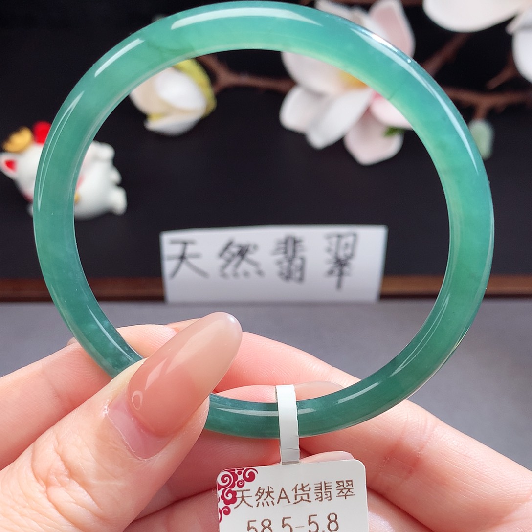 翡翠手镯（圆镯）未镶嵌