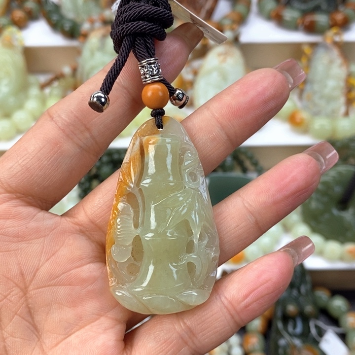 【闪购商品】透闪石质玉挂件未镶嵌