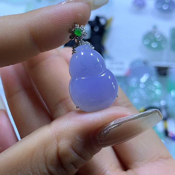 翡翠颈饰18K金镶嵌天然翡翠A货吊坠