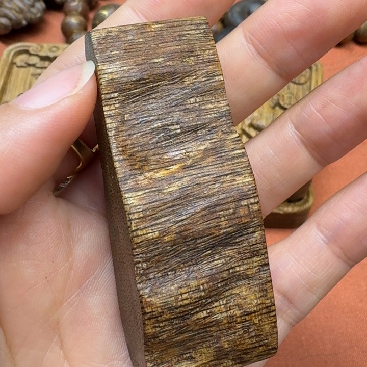 大叶紫檀（黑酸枝木类）