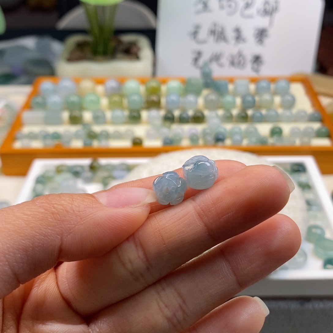 翡翠散珠桃**天天然翡翠一对8