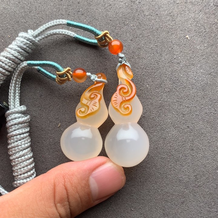 玛瑙/玉髓颈饰未镶嵌冯*。