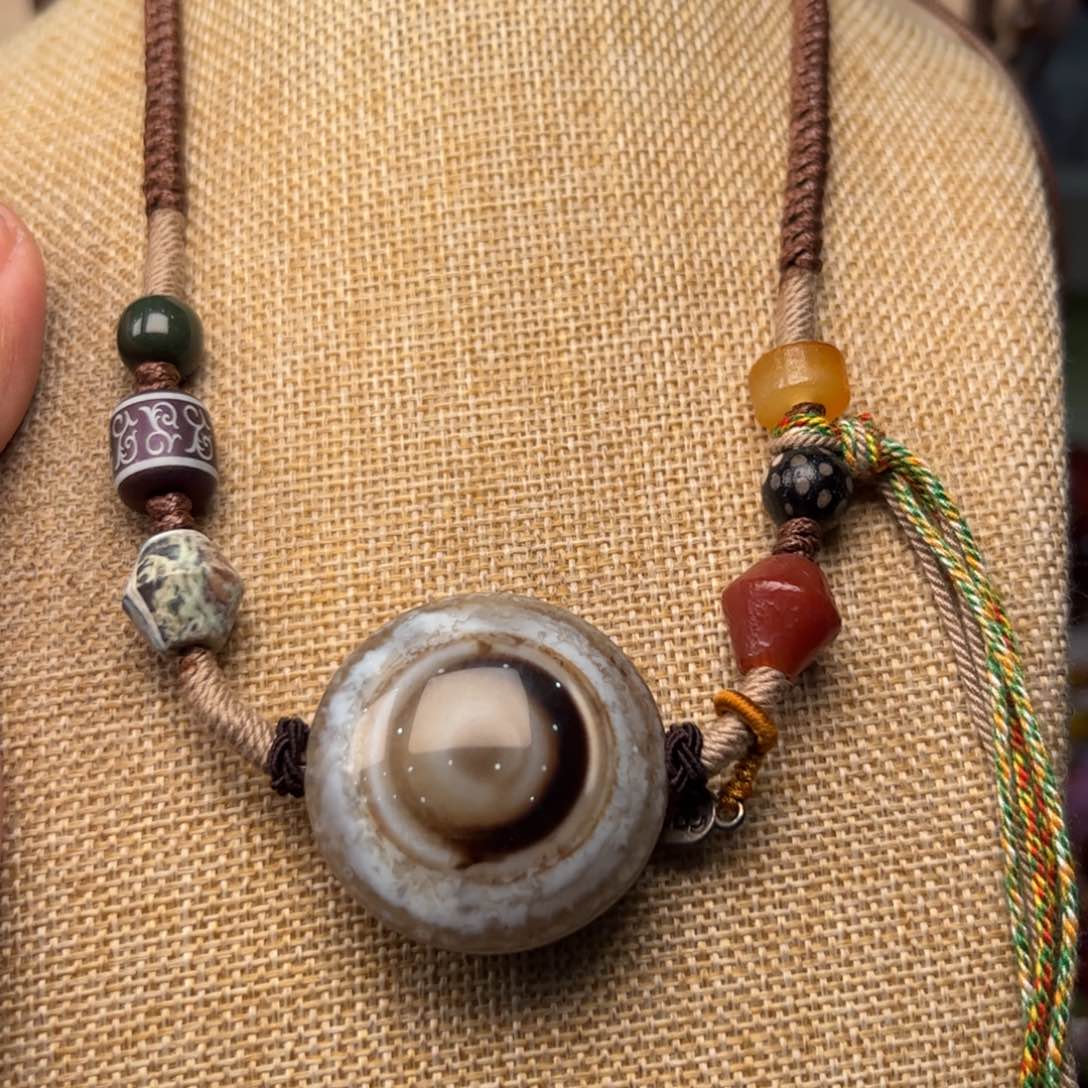 玛瑙/玉髓颈饰未镶嵌