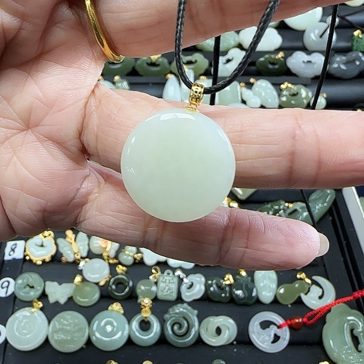 和田玉吊坠(不含链)18K金镶嵌