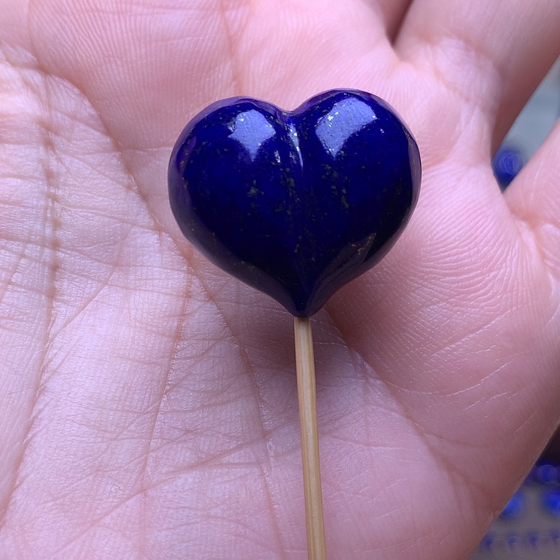 蝈***8青金石未镶嵌22.6m桃