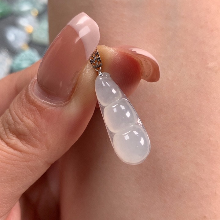 翡翠颈饰18K金镶嵌豆子