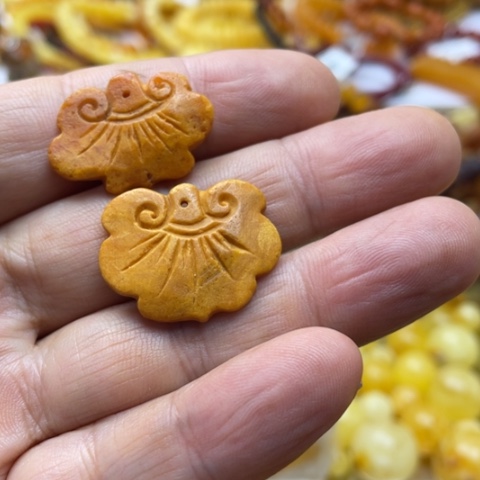 手串蜜蜡未镶嵌吊坠