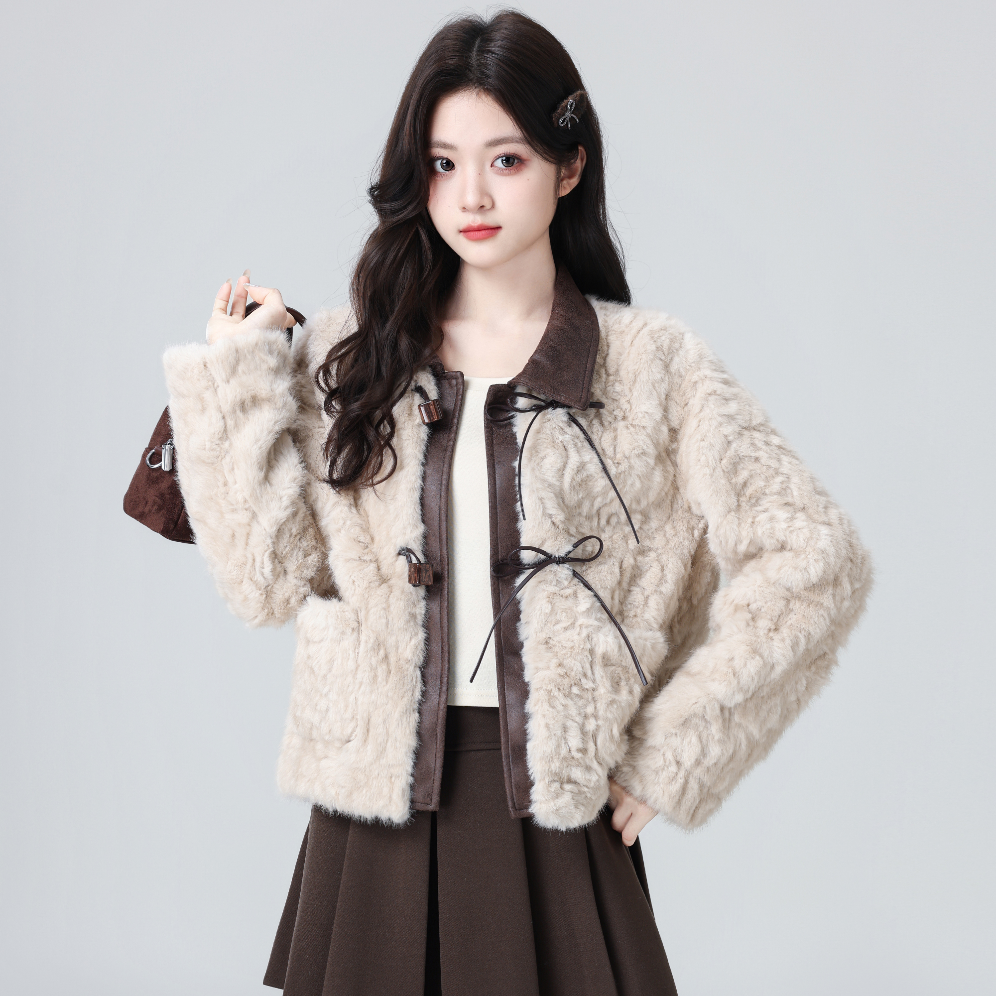 复古羊羔毛翻领外套女2025冬新款皮毛一体羊羔绒加厚保暖短款上衣