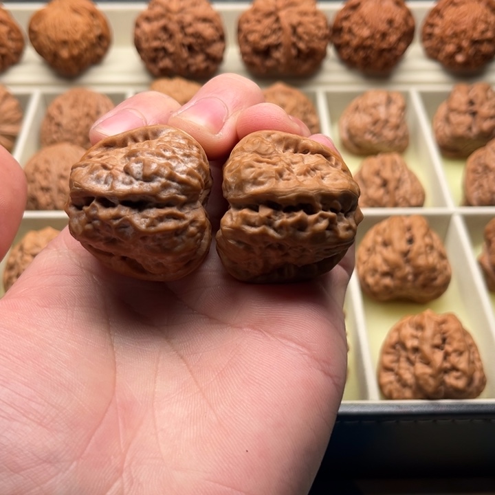 人***情吊坠文玩核桃37四开背