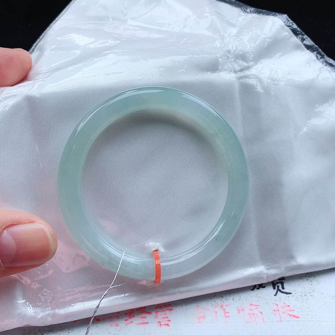 翡翠手镯未镶嵌天然翡翠手镯