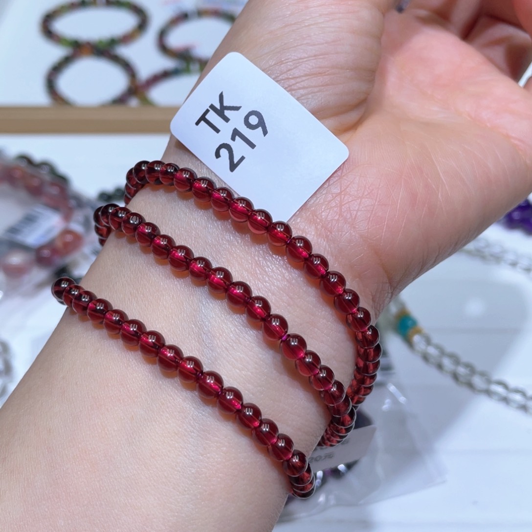 石榴石手串未镶嵌