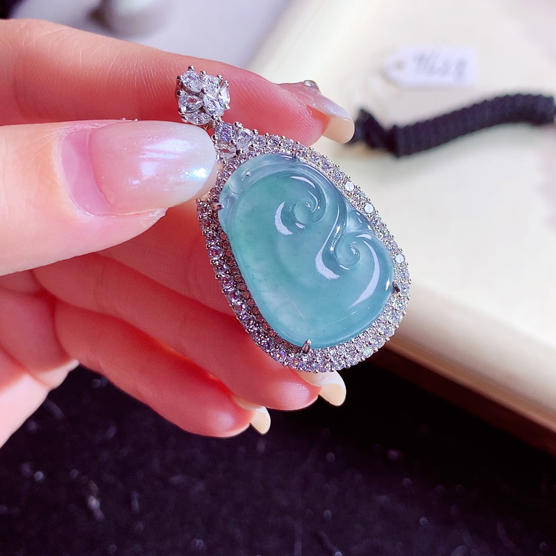 颈饰银S925镶嵌翡翠