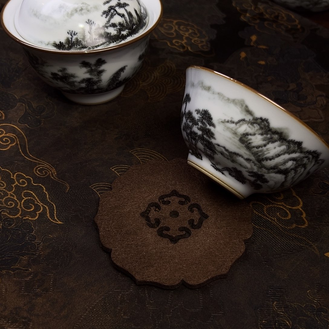 杯月白不开片富春江撇口杯