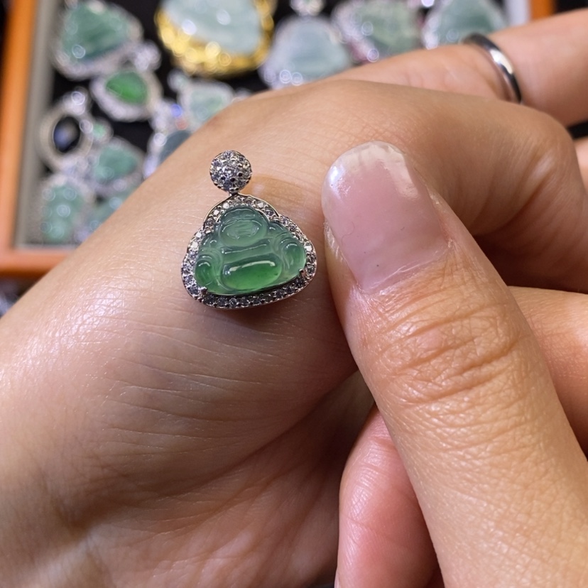 【闪购商品】翡翠颈饰未镶嵌天然