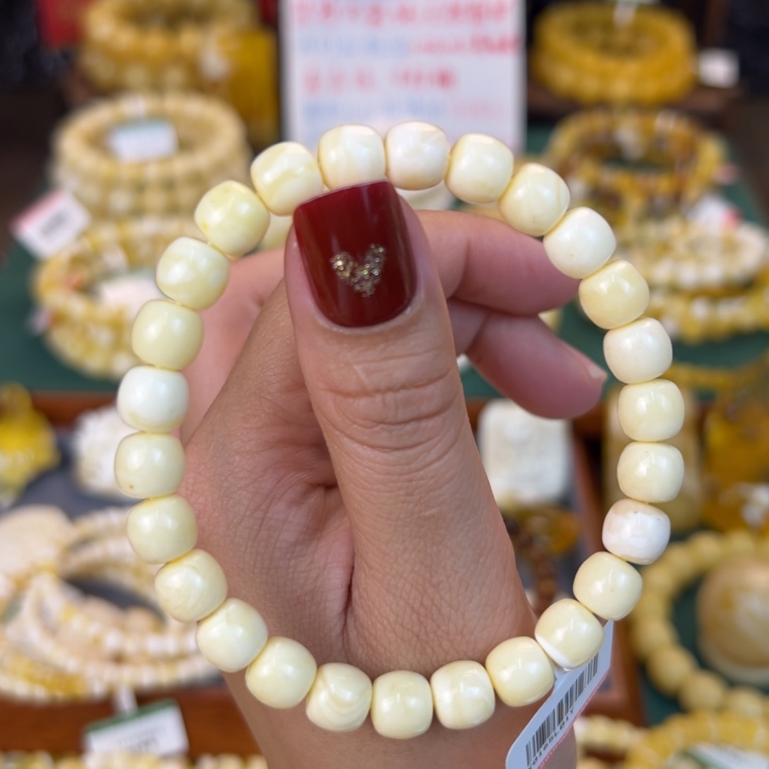 琥珀裸石未镶嵌kkkkjkkkm