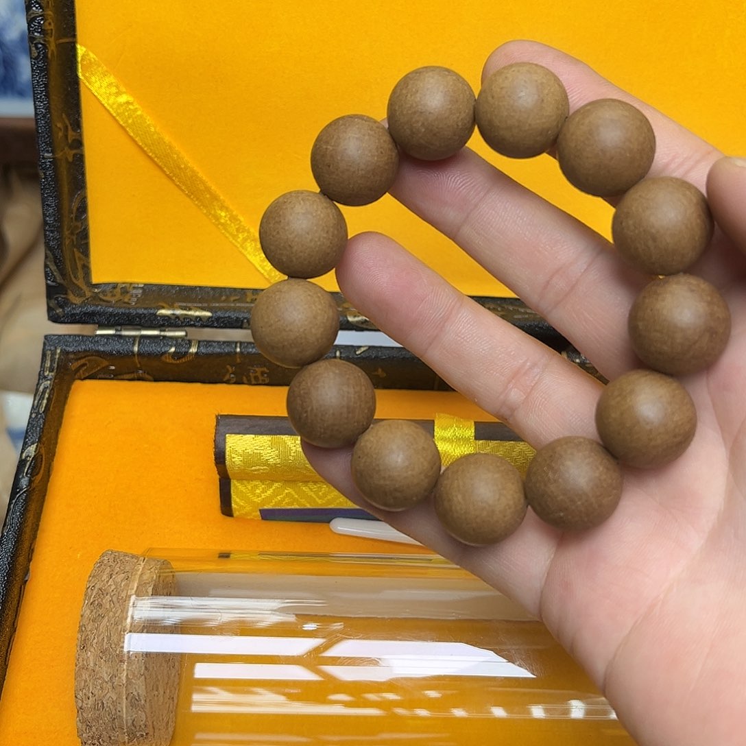 大叶紫檀（黑酸枝木类）