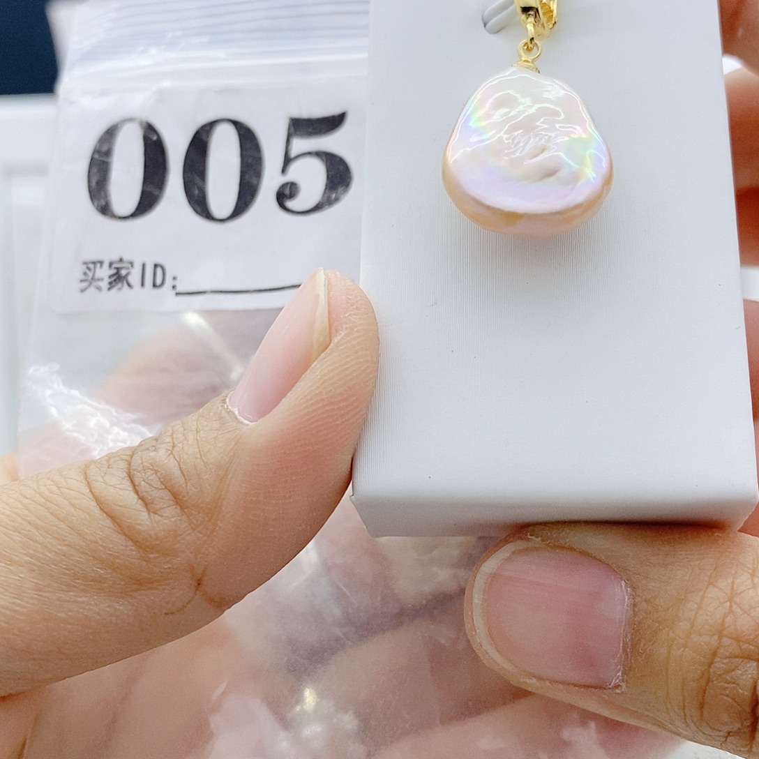 颈饰淡水珍珠钛钢