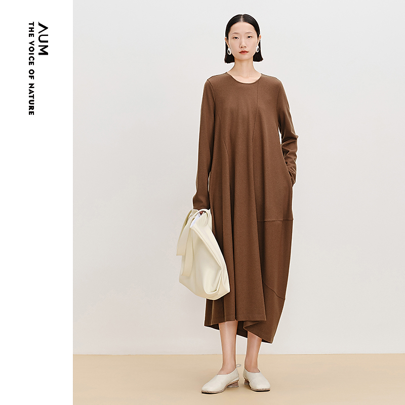 AUM/噢姆新品绵羊毛茧型艺术分割长袖裙子针织连衣裙M1FZ10416