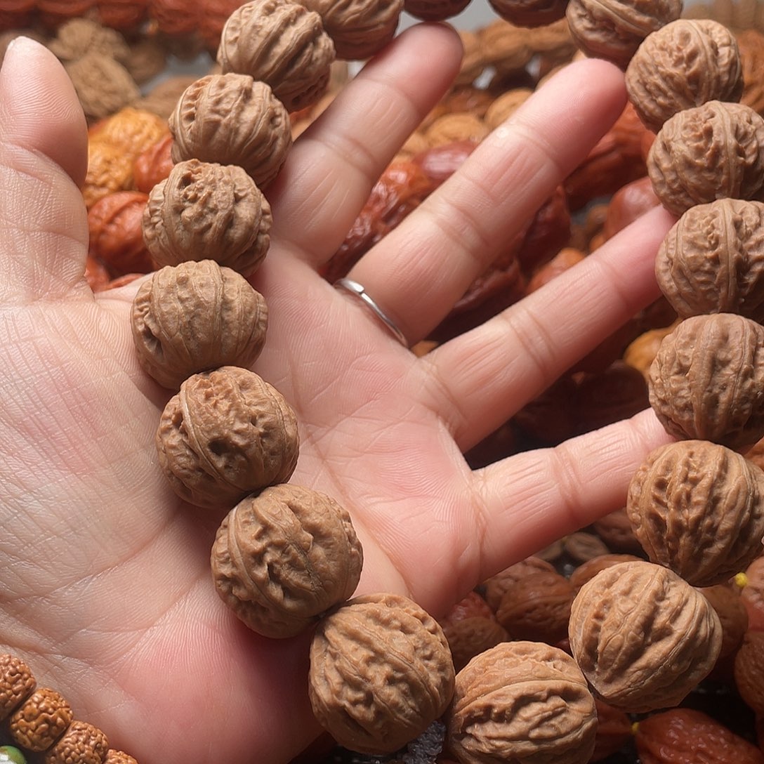 M***g手串文玩核桃粗筋八棱