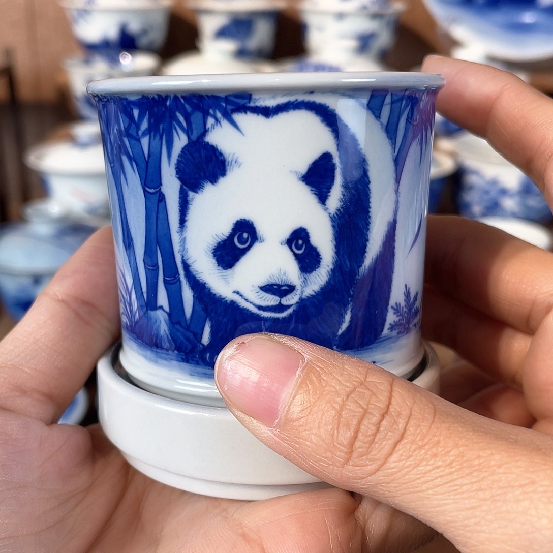 泥艺瓷梦熊猫转转杯