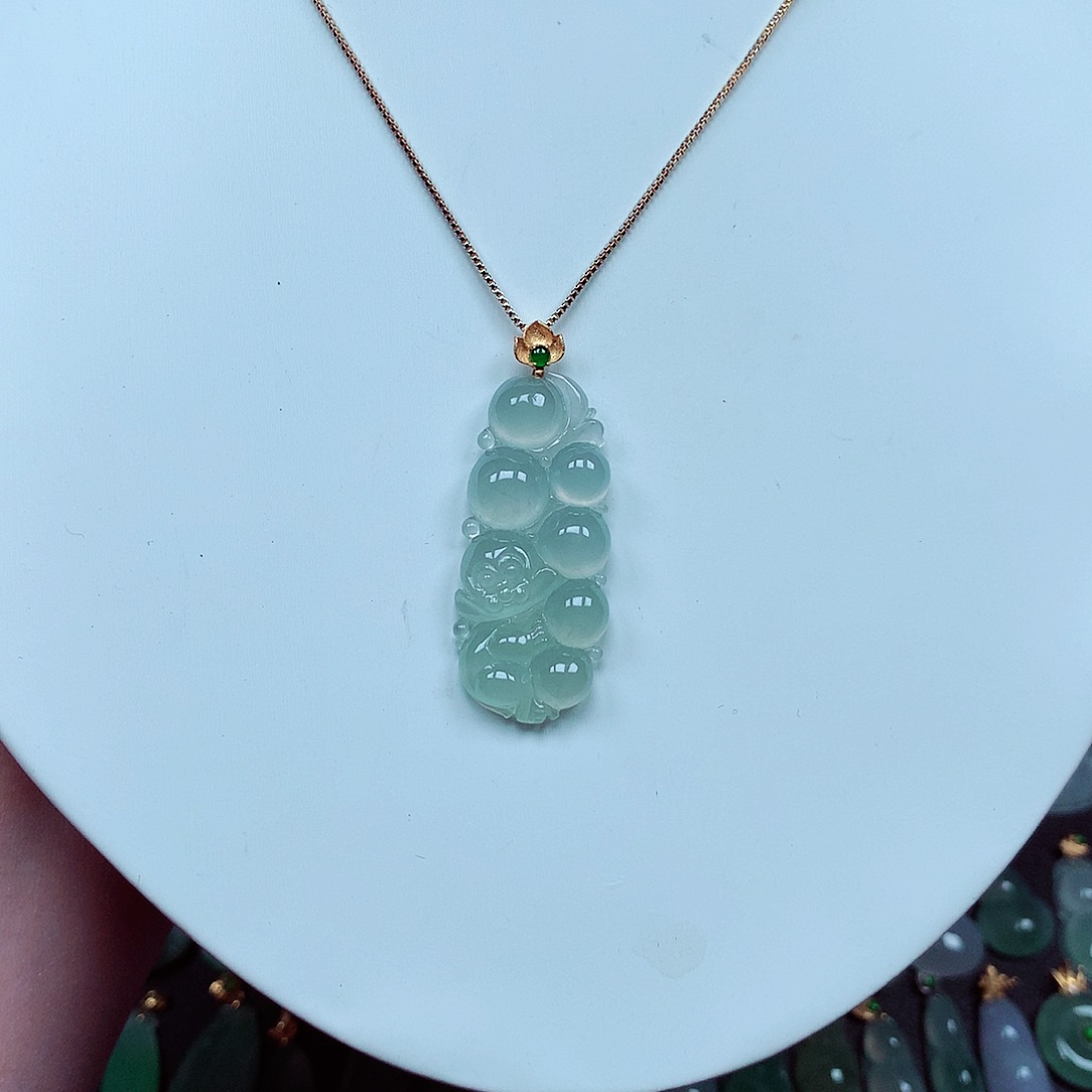 翡翠颈饰18K金镶嵌天然翡翠A货