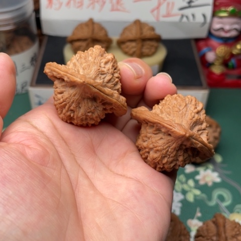 【闪购商品】文玩核桃把件42全品朱雀