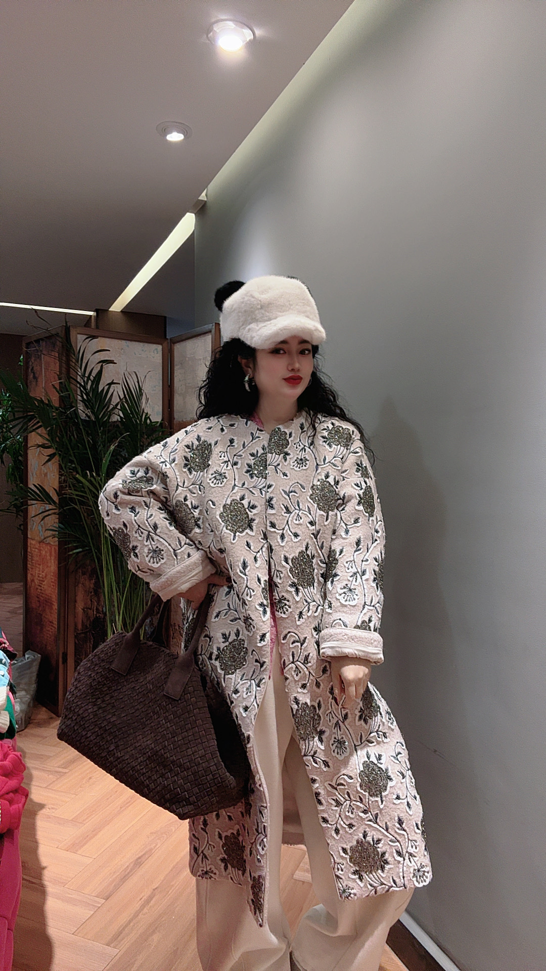 Chouduoduo如花似玉秋冬重工亮钻高定中长款外套（穿155斤）风衣