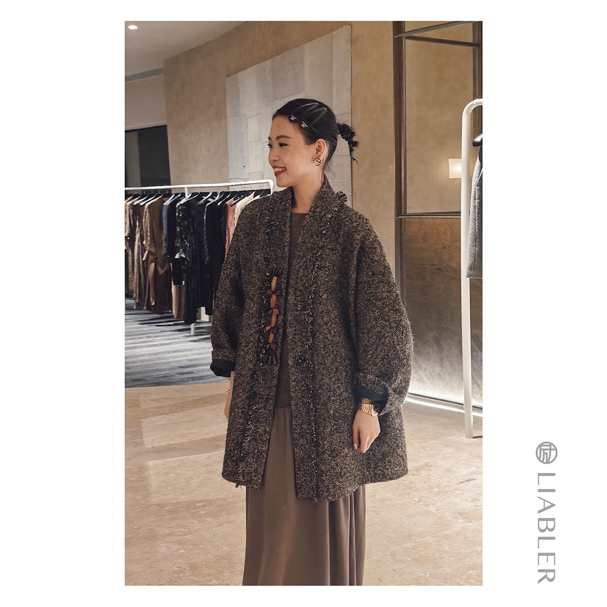 LIABLER/励 D25秋冬绵羊毛羊驼毛混纺花纱须边开衫外套 LAW25681S