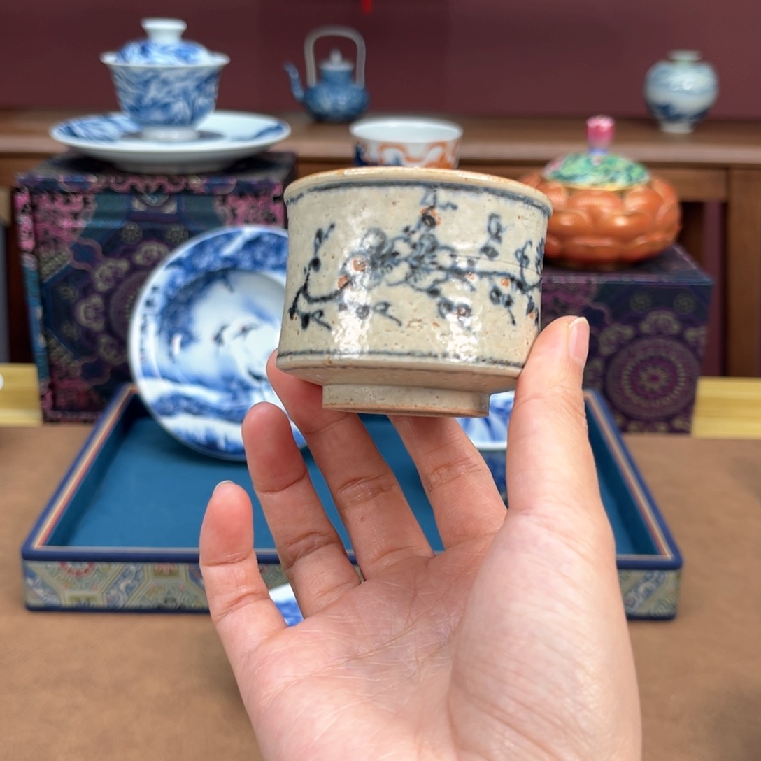 高古青花梅花马蹄杯