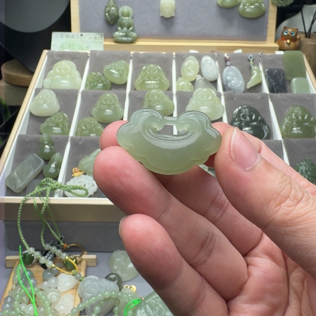 和田玉颈饰未镶嵌