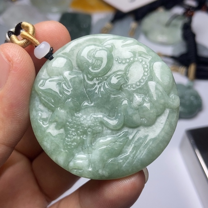 翡翠未镶嵌颈饰翡翠