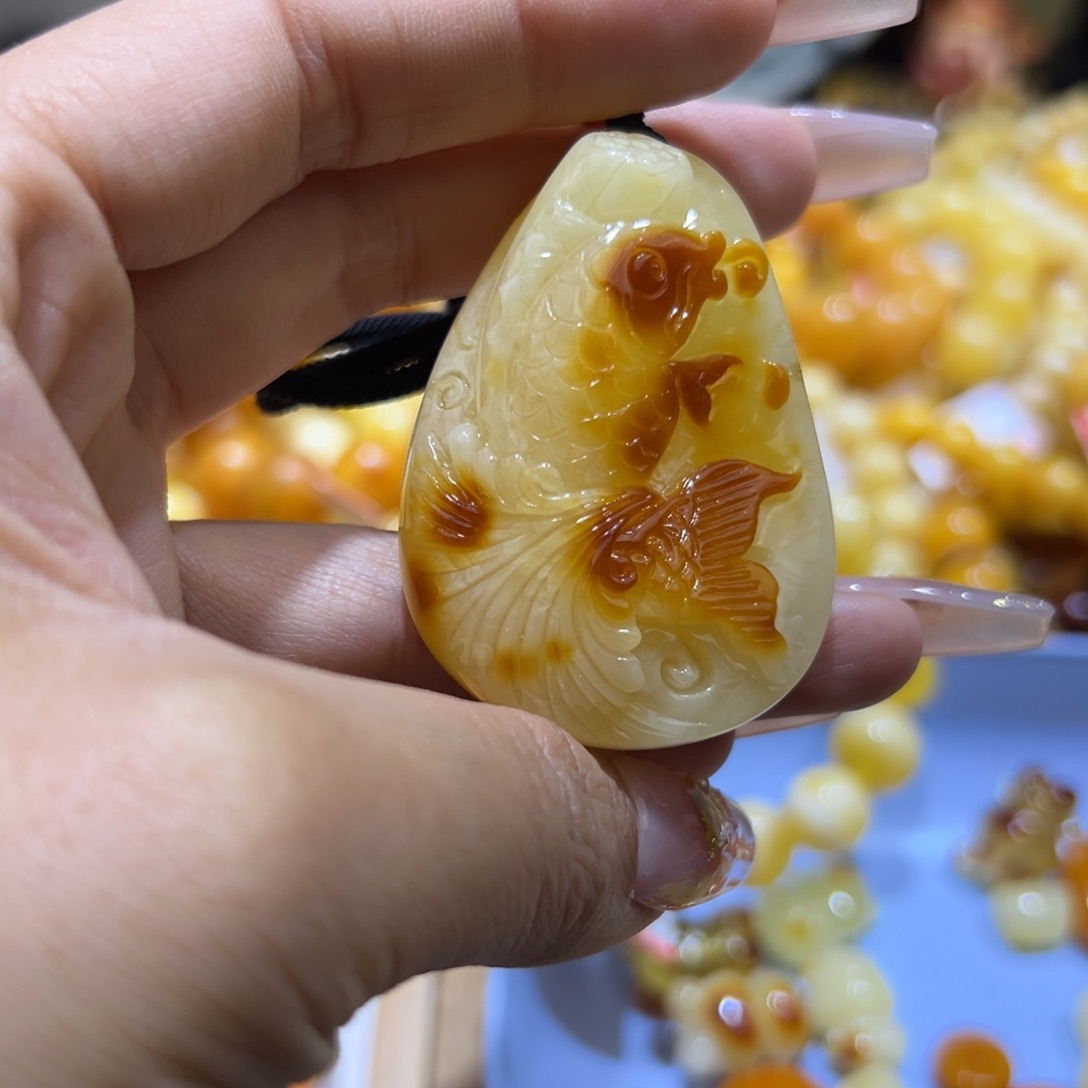 琥珀珠宝奇石未镶嵌