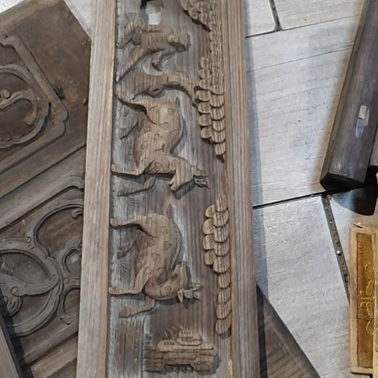 其***居香榧木老木雕老花板一片