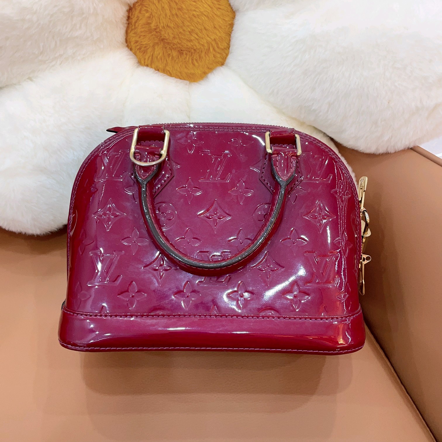 95新 LouisVuitton/路易威登 玫红色漆皮 贝壳alma bb/GW