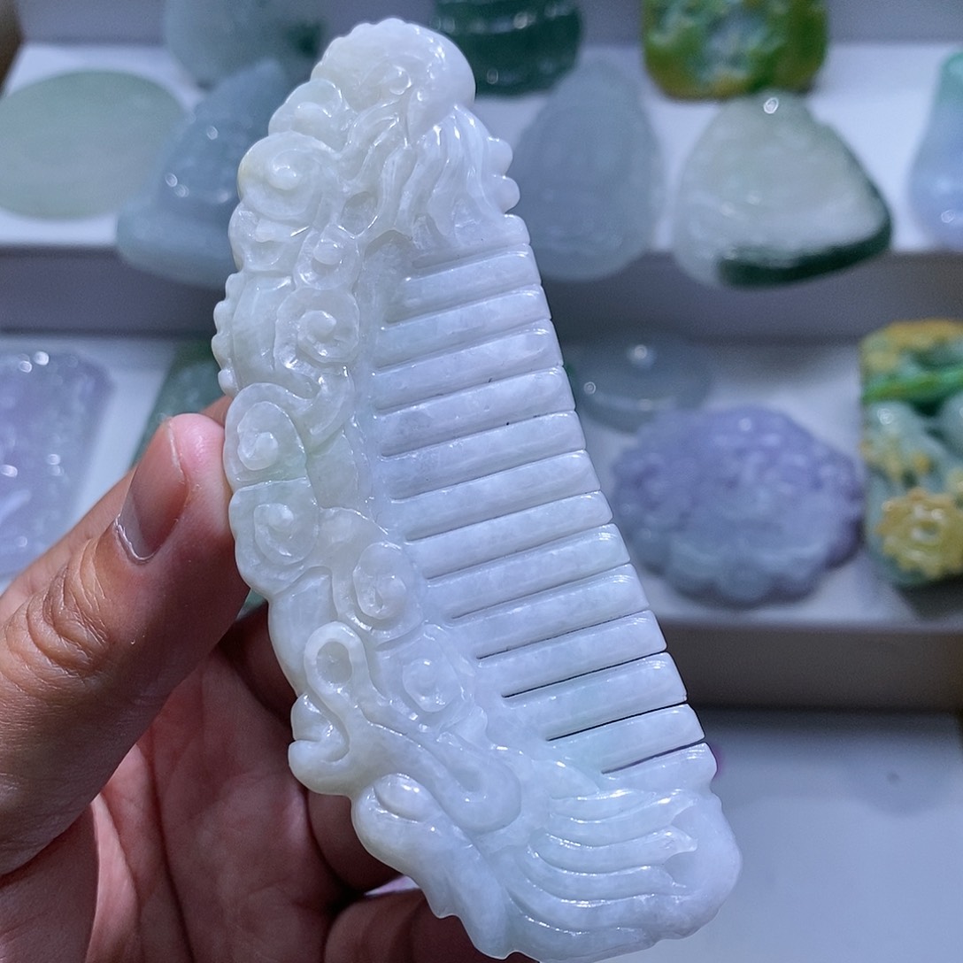 【闪购商品】翡翠颈饰未镶嵌梳子