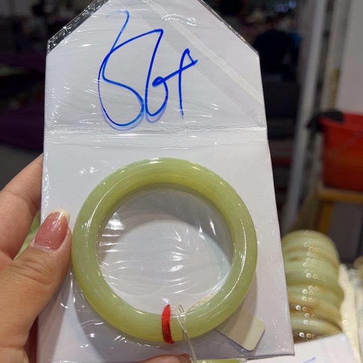 和田玉手镯未镶嵌霜