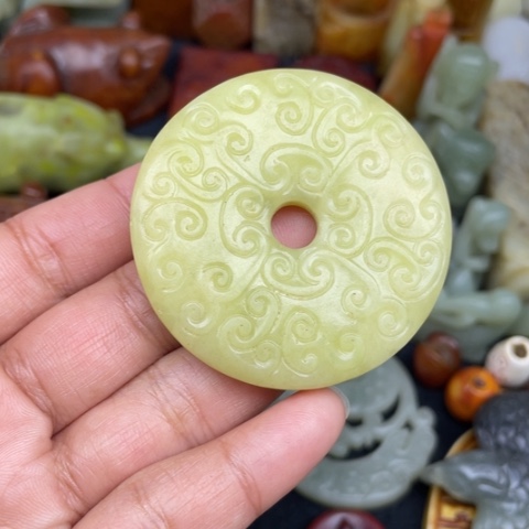 蛇纹石玉未镶嵌颈饰16