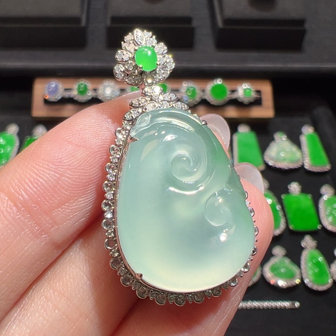 翡翠颈饰18K金镶嵌收到货48小时鉴赏期