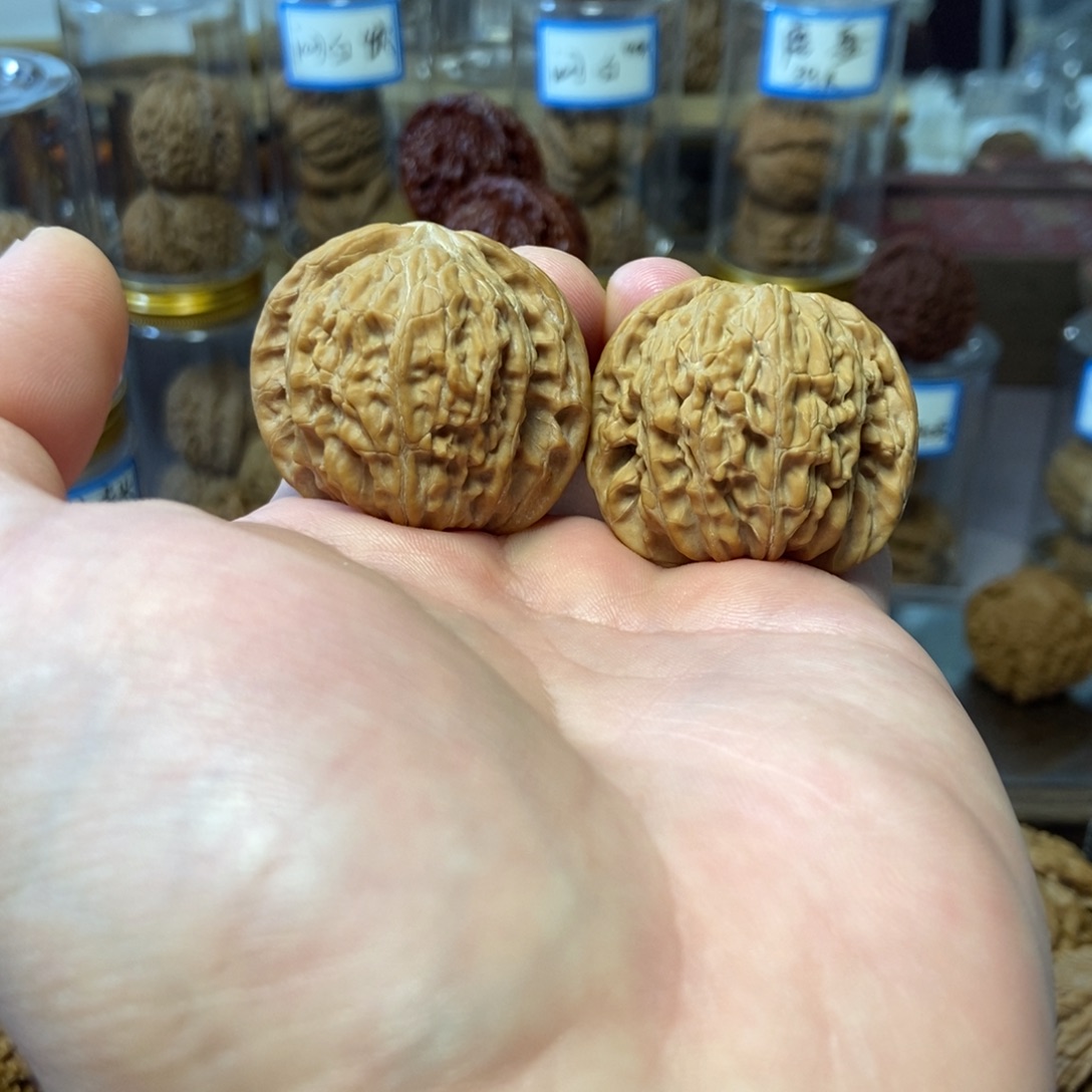吊坠文玩核桃红皮山地磨盘全品