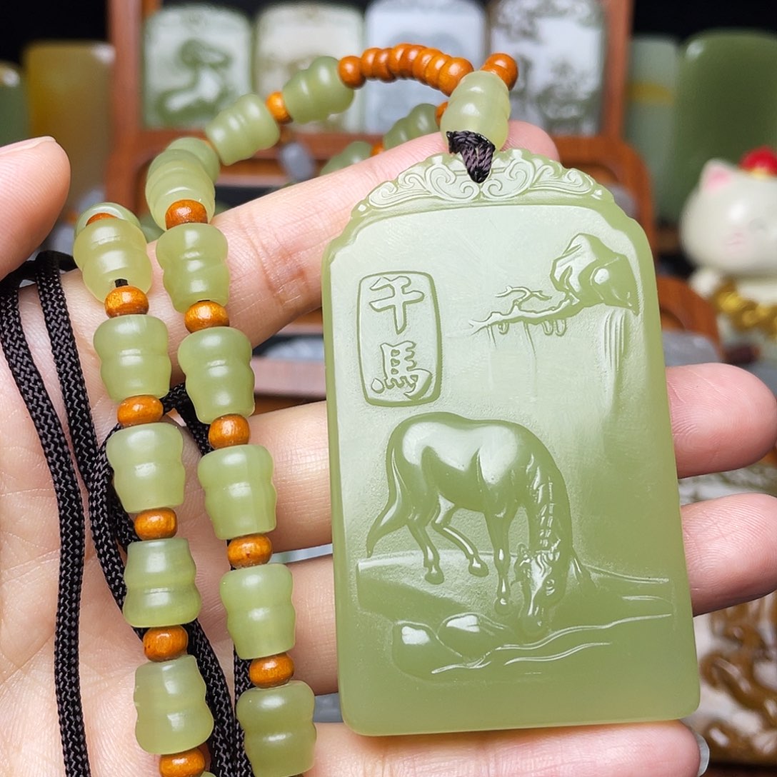 新疆昆仑山脉料生肖马
