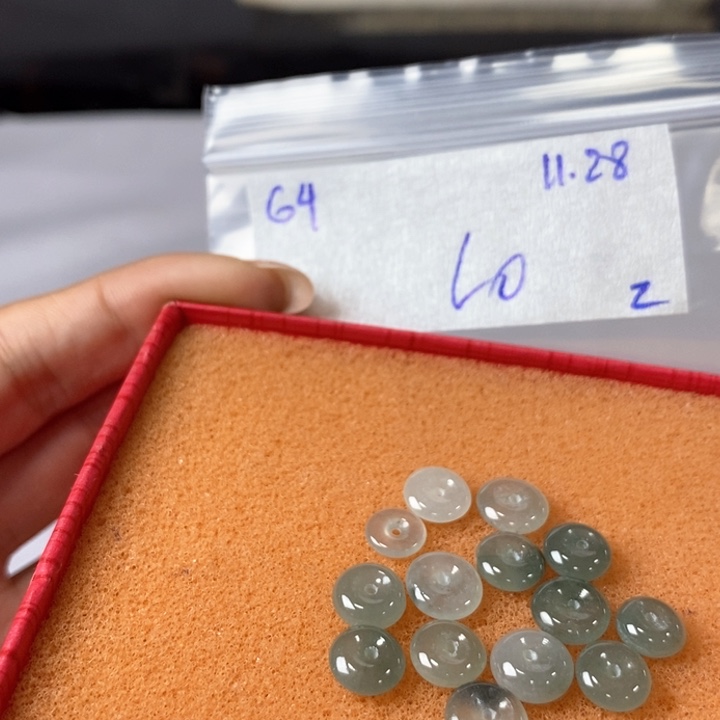 冷****定制翡翠未镶嵌不退