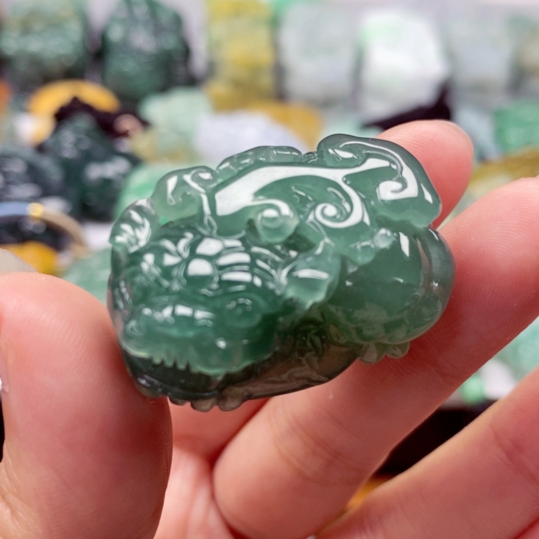 翡翠颈饰未镶嵌翡翠