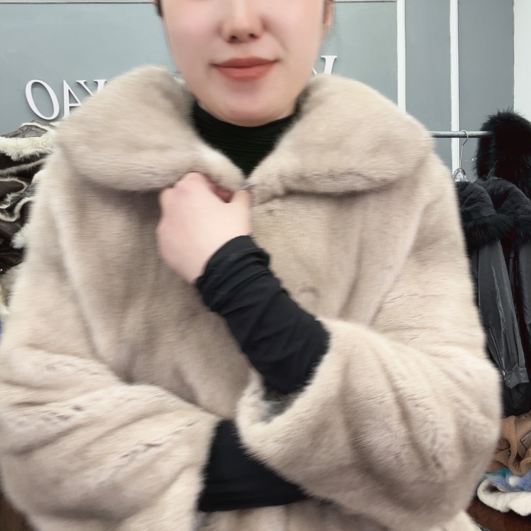 姚小妖家高端皮草