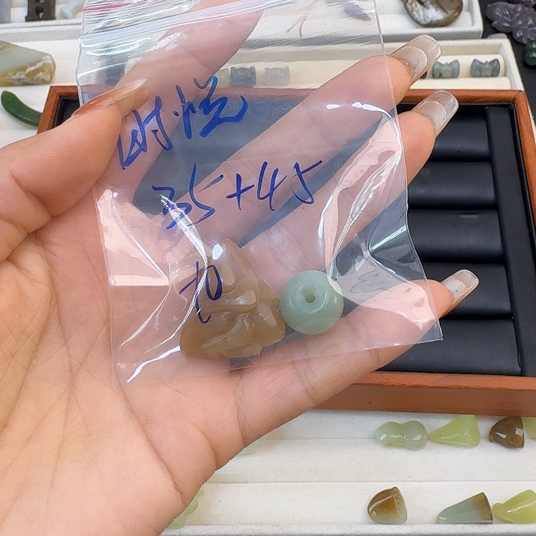 时***悦和田玉未镶嵌珠宝半成品