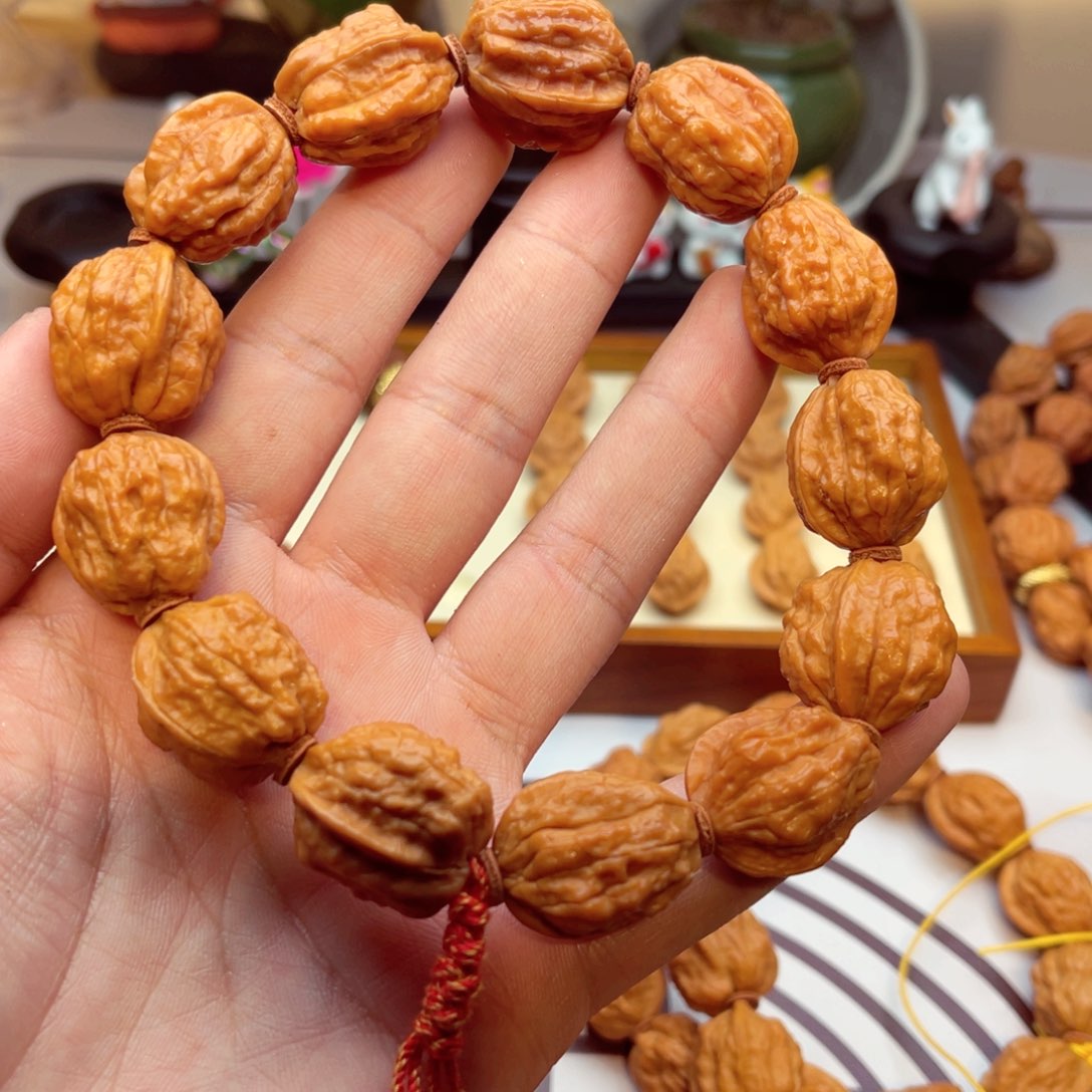 文玩核桃手串蛤蟆头